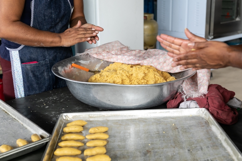 TRADIÇÃO, CULINÁRIA E UNIÃO. Comunidade dos Arturos promove Festa da Abolição e exalta suas raízes através da música e da culinária