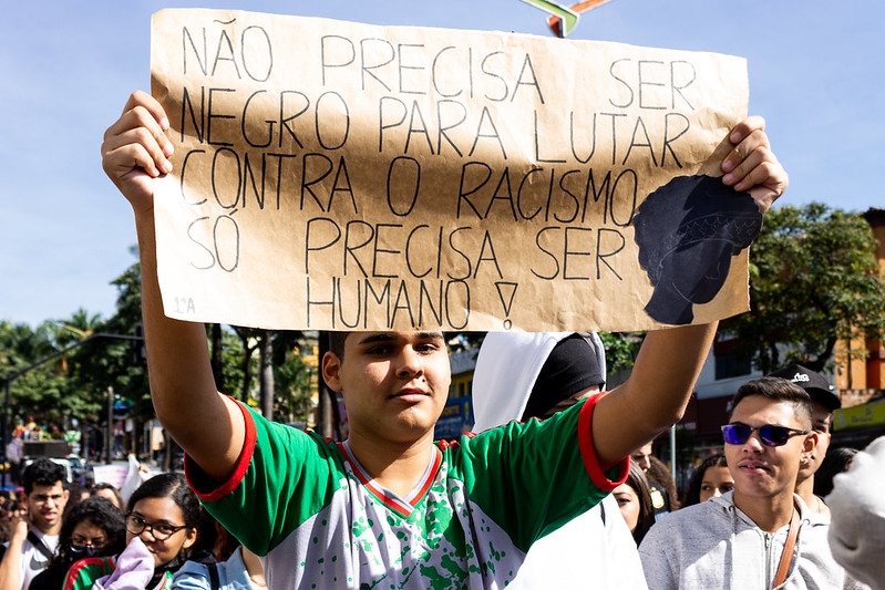 Contagem realiza 8ª Marcha de Enfrentamento e Combate ao Racismo e promove conscientização