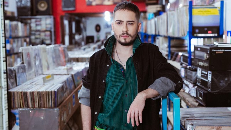 Com músicas sobre temas da população LGBTQIAPN+, Jimmy Andrade lança álbum no Centro Cultural UFMG