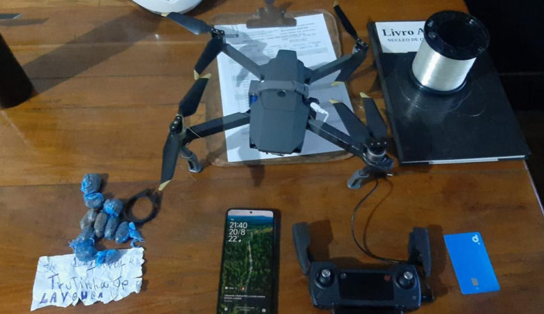 Polícia Penal intercepta drone criminoso que sobrevoava unidade prisional de Neves com drogas e celular