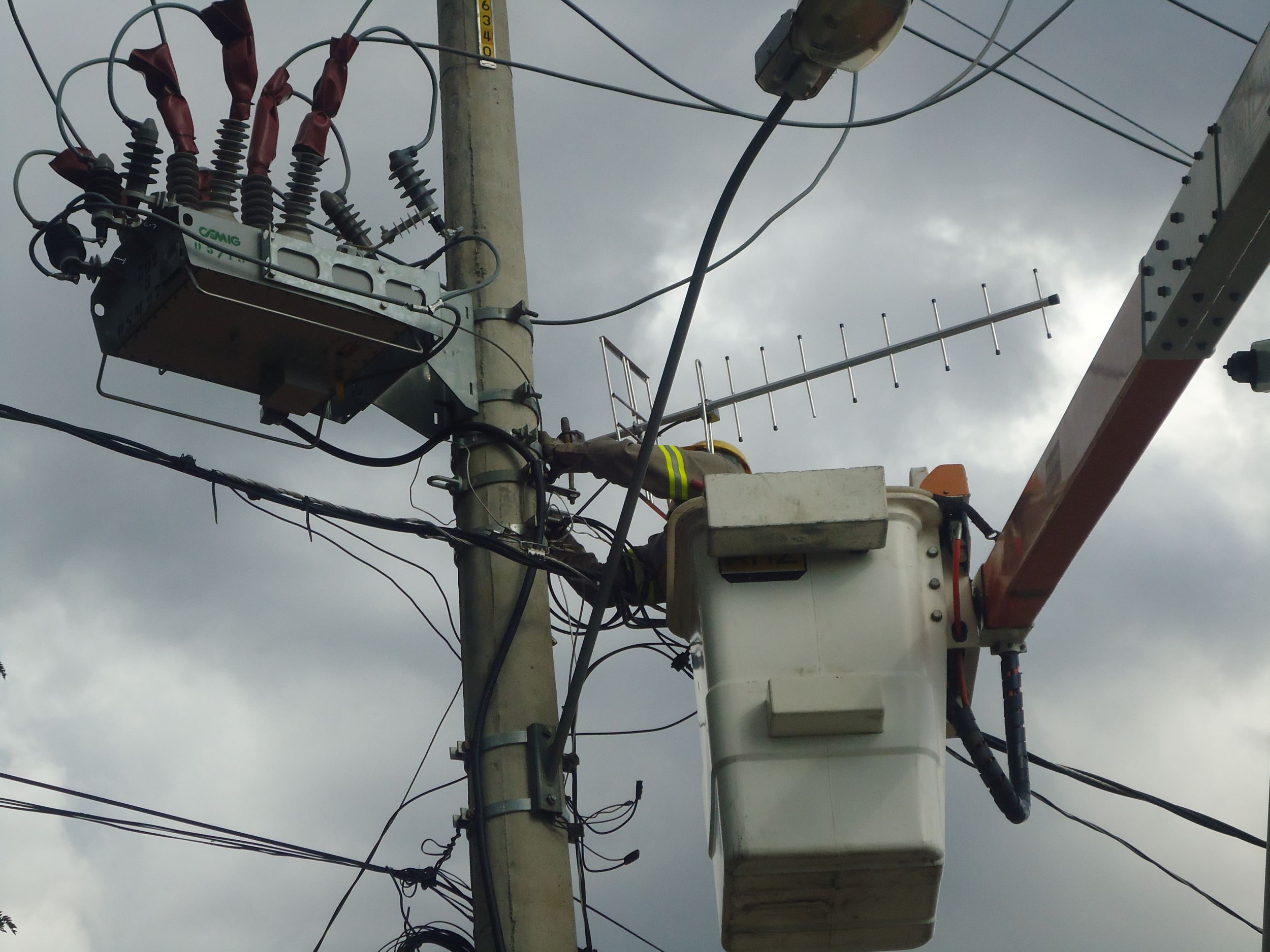 Cemig abre inscrições para curso de Aprendizagem Industrial de Eletricista de Redes Aéreas de Distribuição