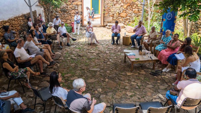 Grandes nomes da literatura nacional e internacional participam da programação do 13º Festival Artes Vertentes, que segue até domingo(29), em Tiradentes/MG