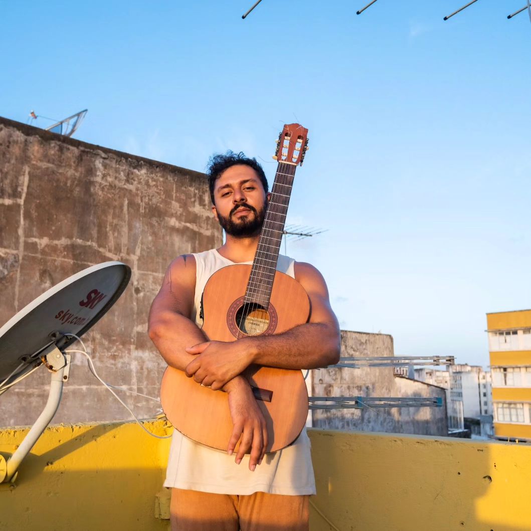 Oficina gratuita leva música e improvisação para público 60+ no Espaço do Conhecimento UFMG