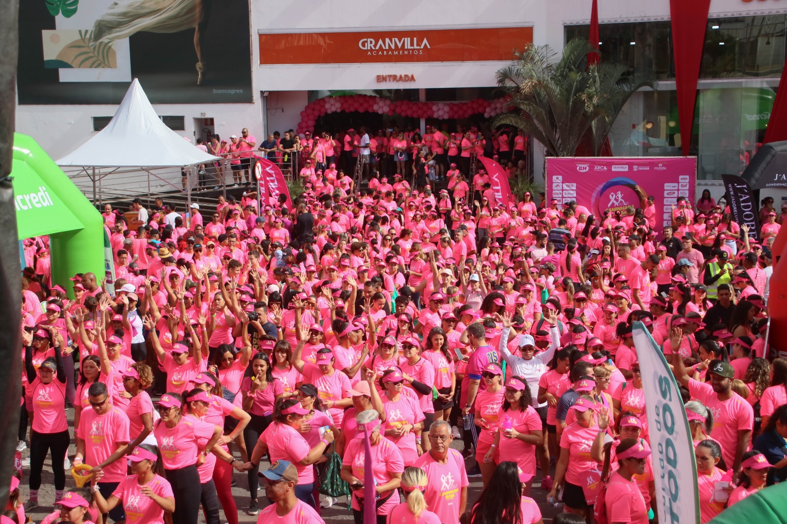 Está chegando a hora! Caminhada Rosa aborda a conscientização quanto ao câncer de mama em atividade física em BH e Contagem