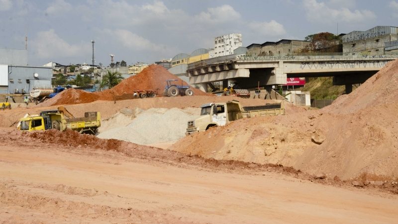 Ressaca e Eldorado mais integrados: obra de implantação do viaduto sobre a BR-040 avança