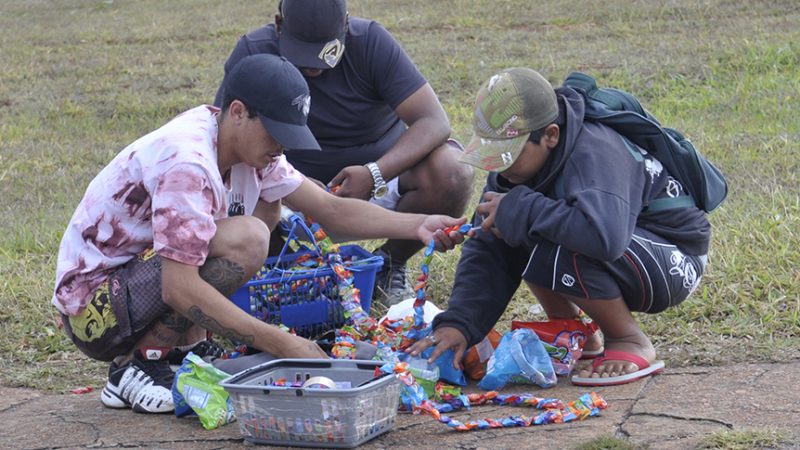 Em 2023, trabalho infantil volta a cair e chega ao menor nível da série no Brasil