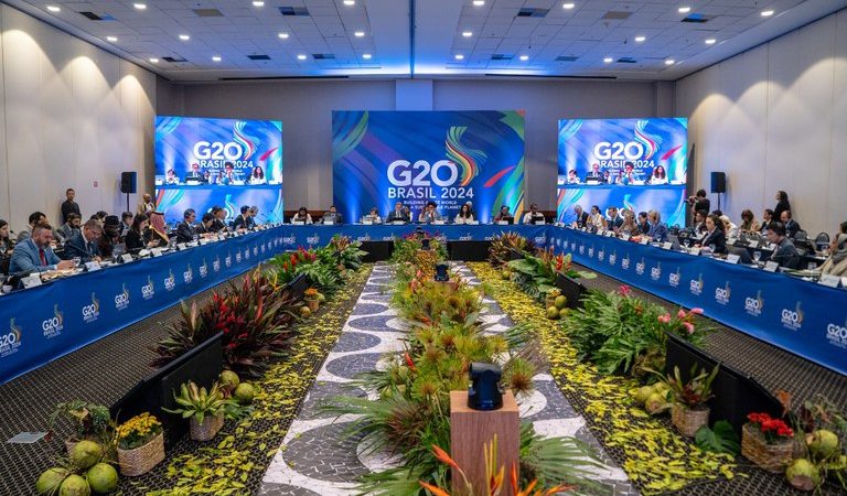 PREVENÇÃO DE DESASTRES:  Reunião do G20 apresentará ações de prevenção de desastres climáticos em periferias brasileiras