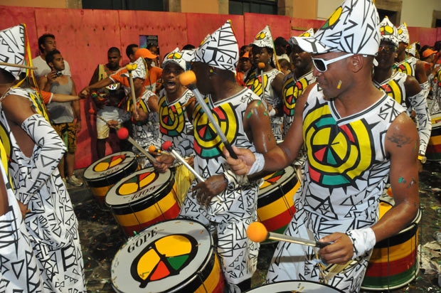 Banda Olodum se apresenta em Contagem neste sábado, 23/11, às 20h30, durante a 6ª  Feira Mercado Afro