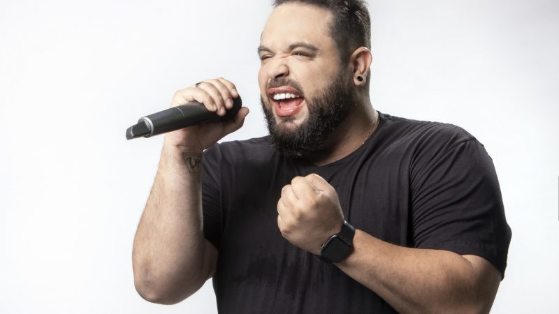 Feira do Mineirinho inicia dezembro com show de Matheus Luccato