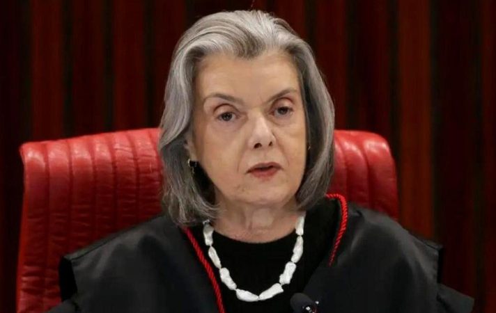 Ministra Cármen Lúcia e pesquisador do Reino Unido fazem conferências na UFMG sobre desinformação