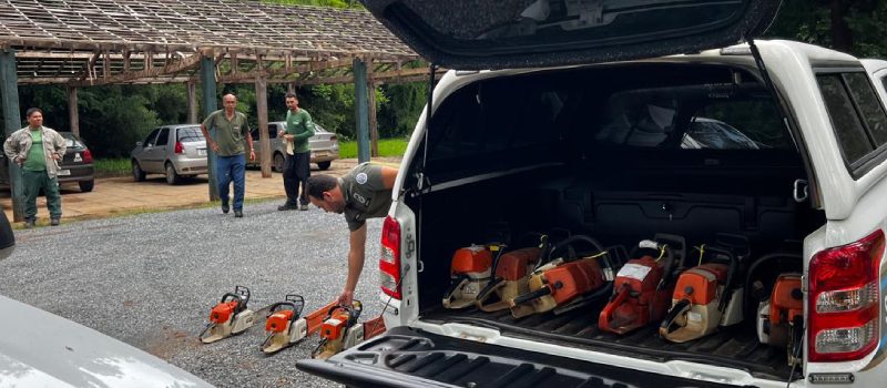 Governo de Minas entrega motosserras apreendidas para Instituto Estadual de Florestas