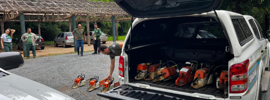 Governo de Minas entrega motosserras apreendidas para Instituto Estadual de Florestas